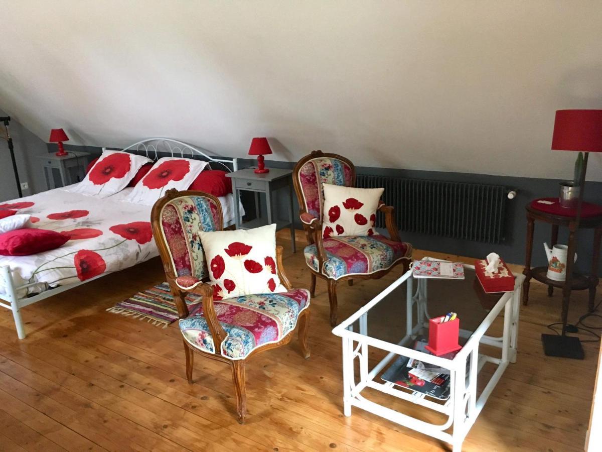 Les Coquelicots Bed & Breakfast Saint-Urbain  Exterior photo